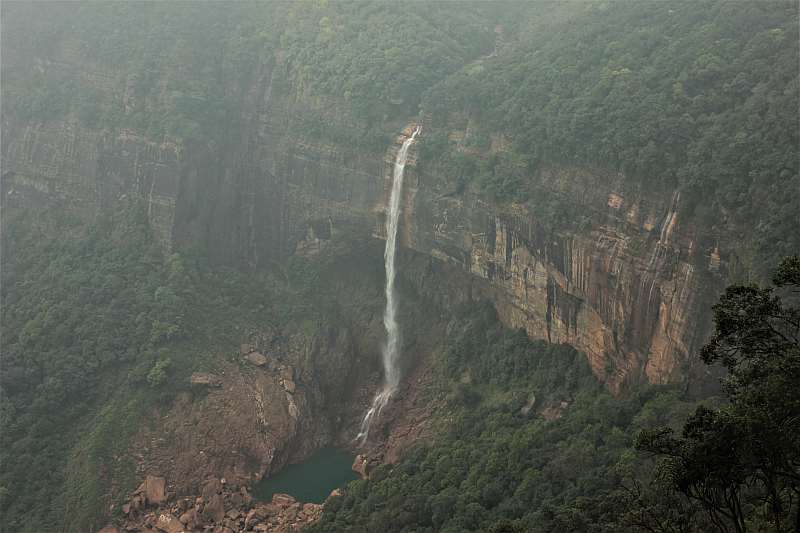 Nohkalikai falls, Meghalaya, India. Beautiful Waterfalls Around the World 